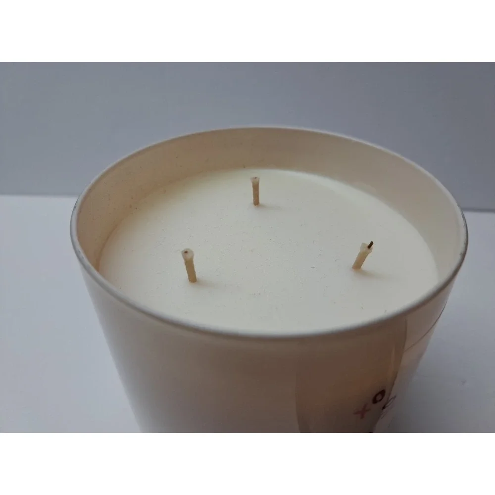 House of Velas 14oz 3-Wick Candle Coconut Vanilla/Small Heart Shaped Frame New